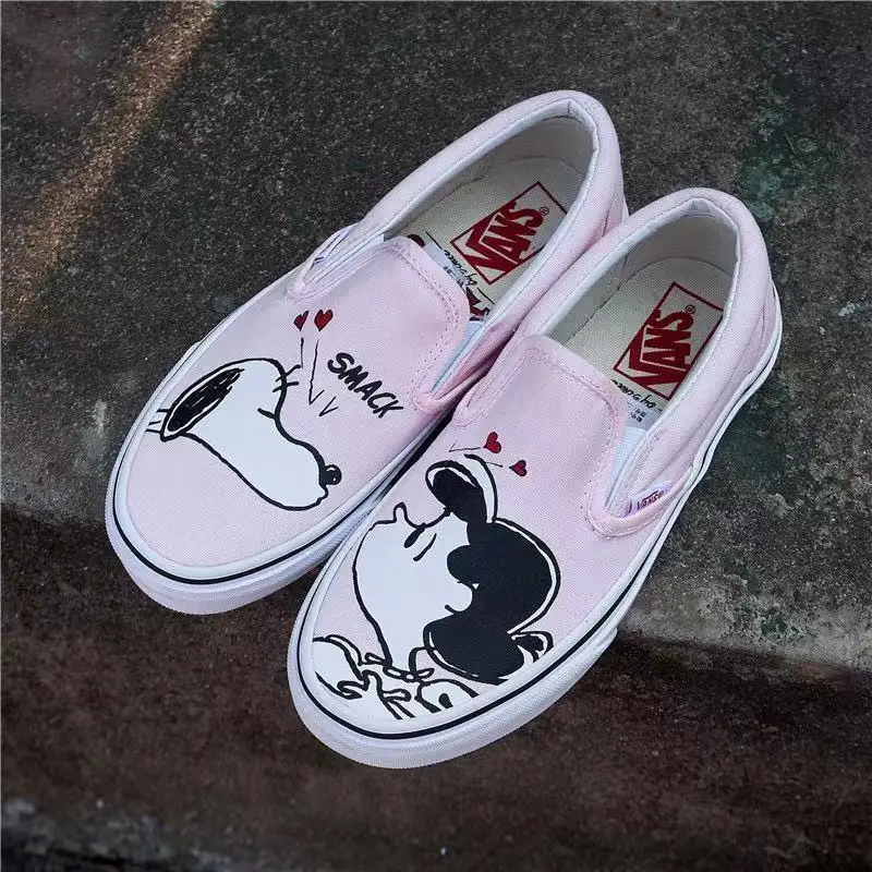 

New Peanuts Snoopy Co-Branded Anime Graffiti Hundreds of Pink Retro Board Shoes Ins 35-44 Size Couple Shoes for Birthday Gift