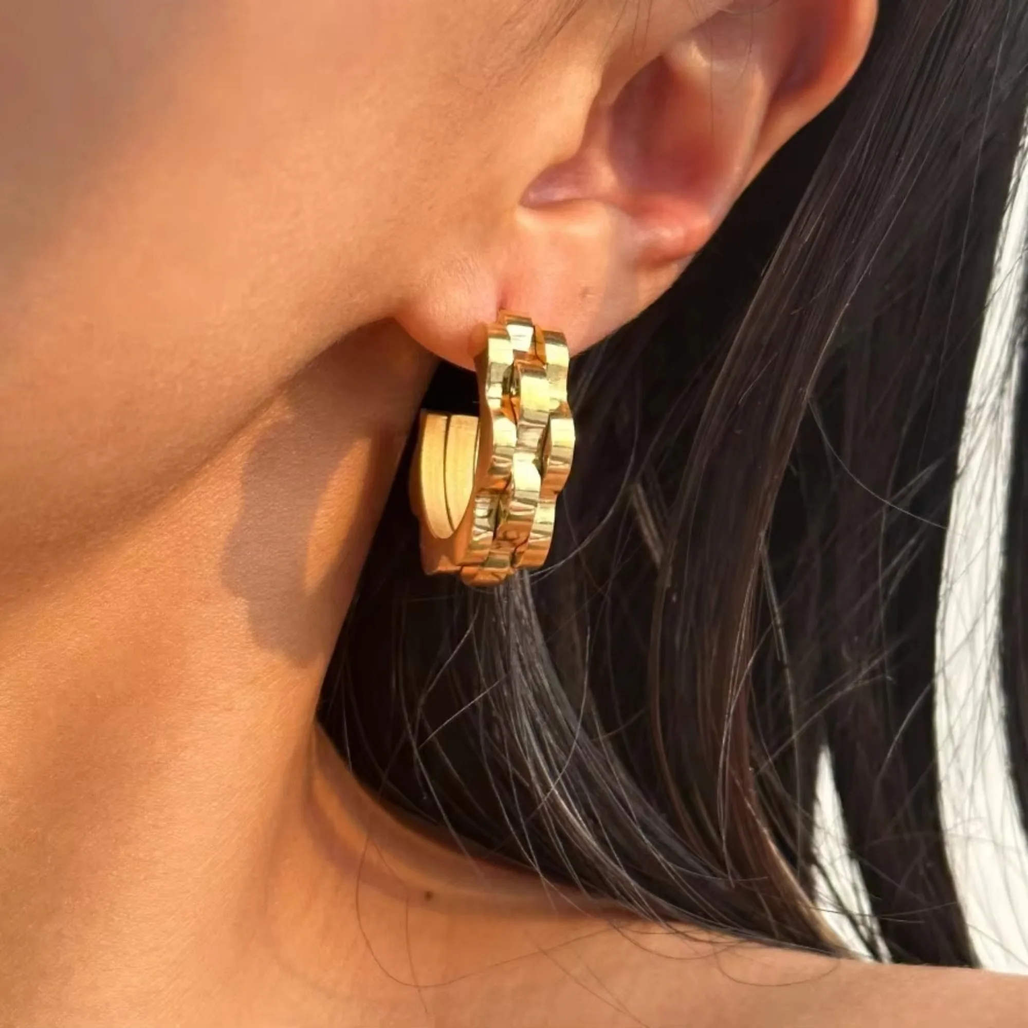 

18k Gold Plated Stainless Steel Polished Vintage Minimalist Gear Design Hoop Earrings for Women Tarnish Free Waterproof Jewelry