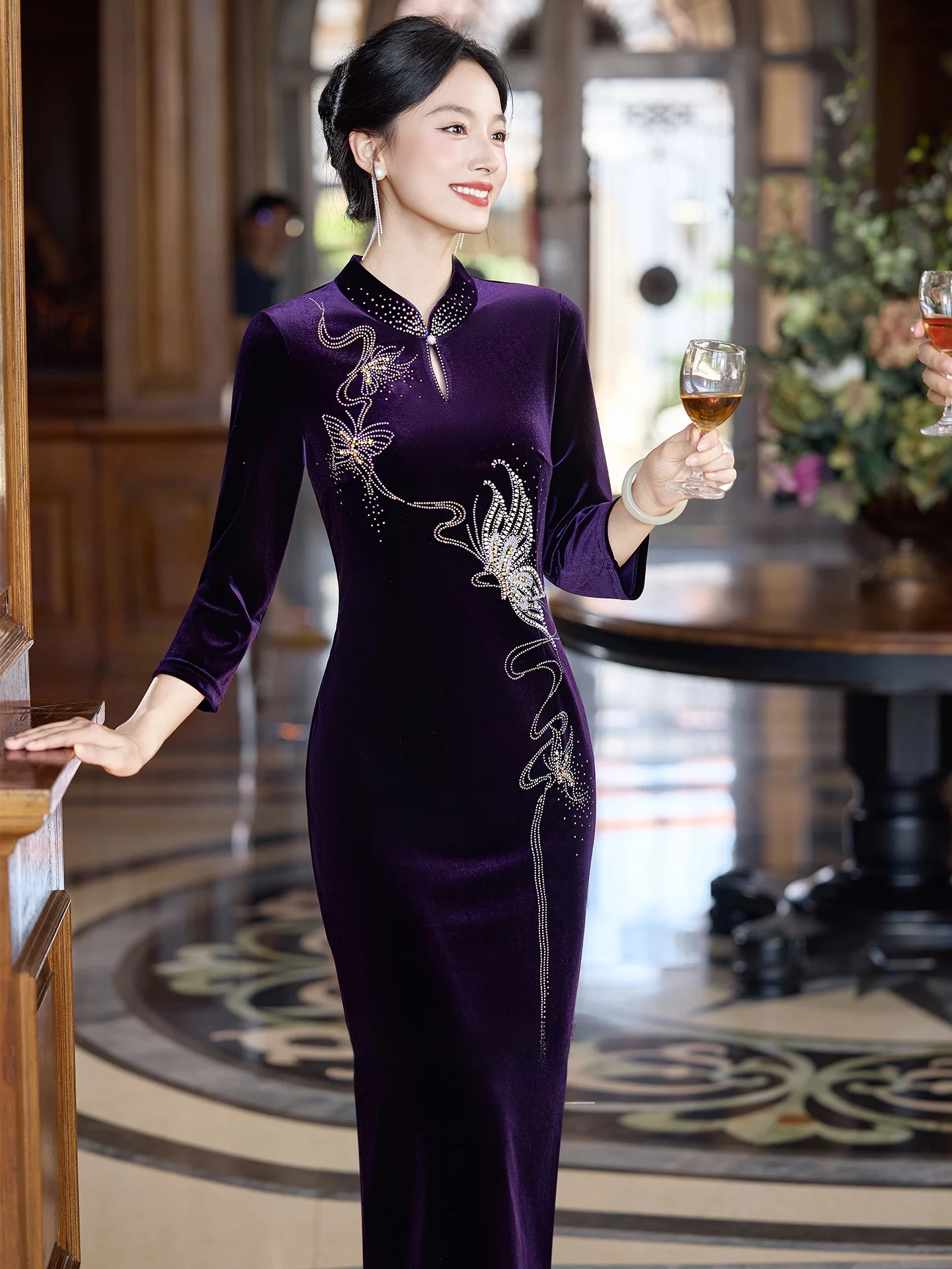 

Purple Velvet Long Sve Qipao Wedding Dr Luxury Sensation for Mother of the Bride Wedding Banquet High End Vintage Sle
