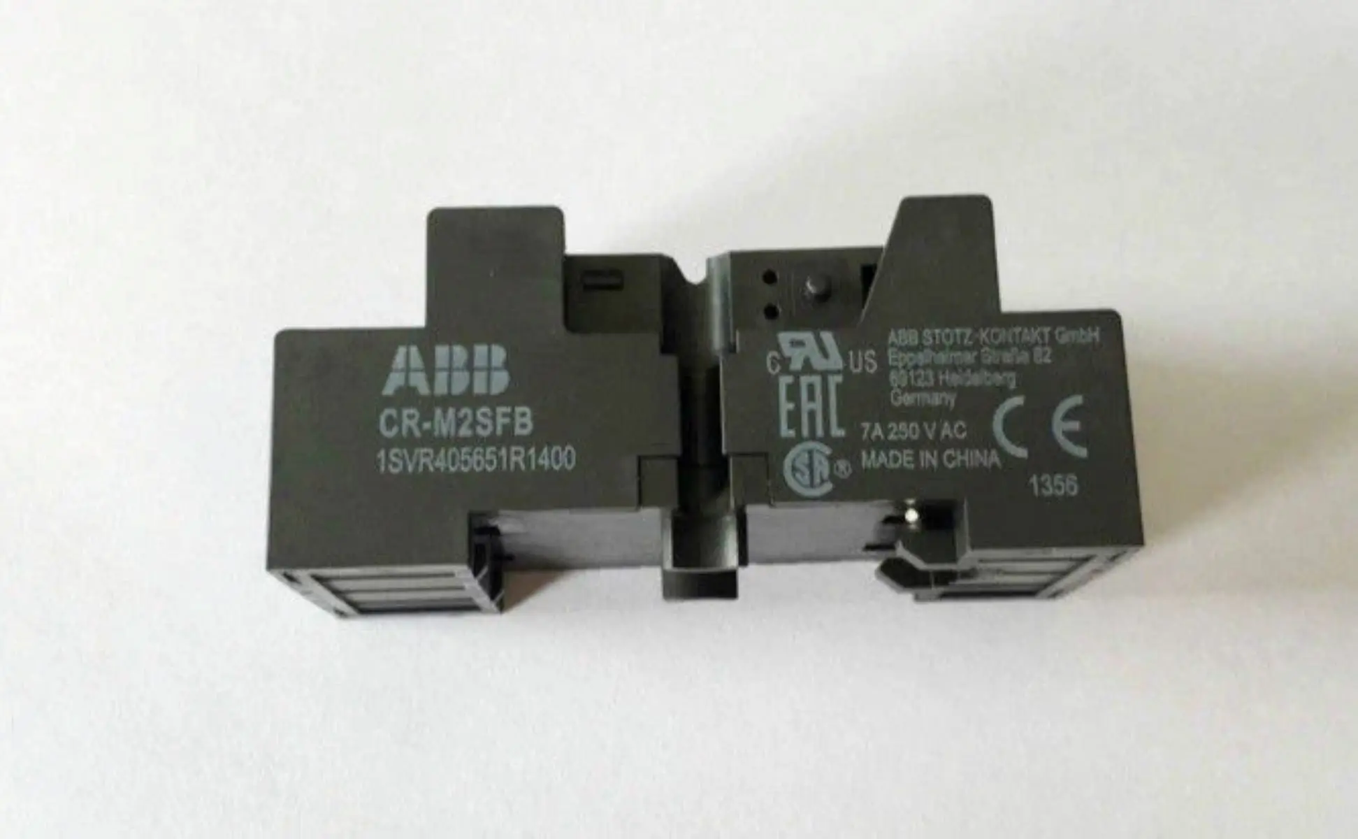 

Standard socket, fork type for 2c/o CR-MX relay CR-M2SFB 10139404 1SVR405651R1400