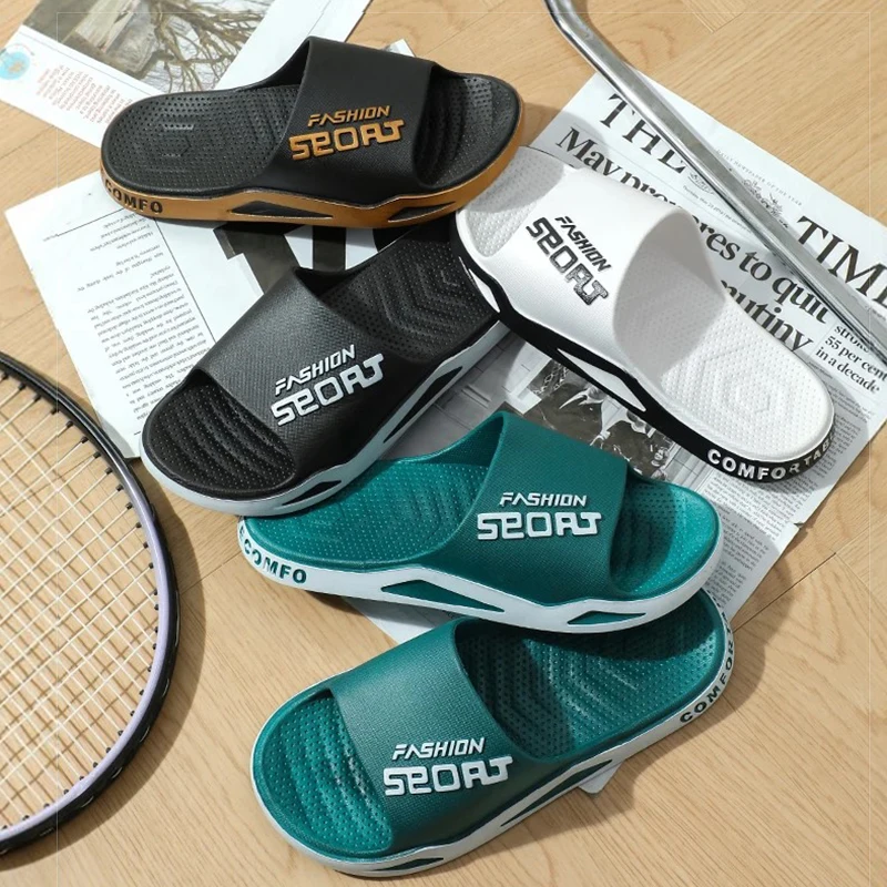 

1 Pair of Slippers For Men Externally Summer Trendy Flip Flops Bathroom Non-skid Indoor Sandals For Men Women Couple Shoes