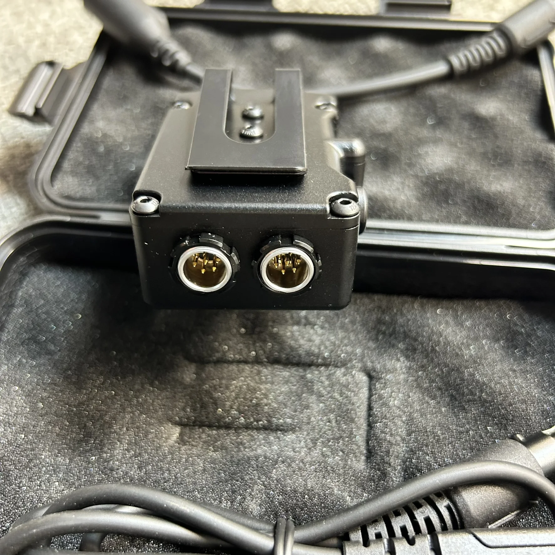 جميع الإصدارات المعدنية MPU5 DUAL PTT راديو تكتيكي وظيفي PTT لسماعات الرأس القياسية U174/uNATO AMP/C3 وغيرها