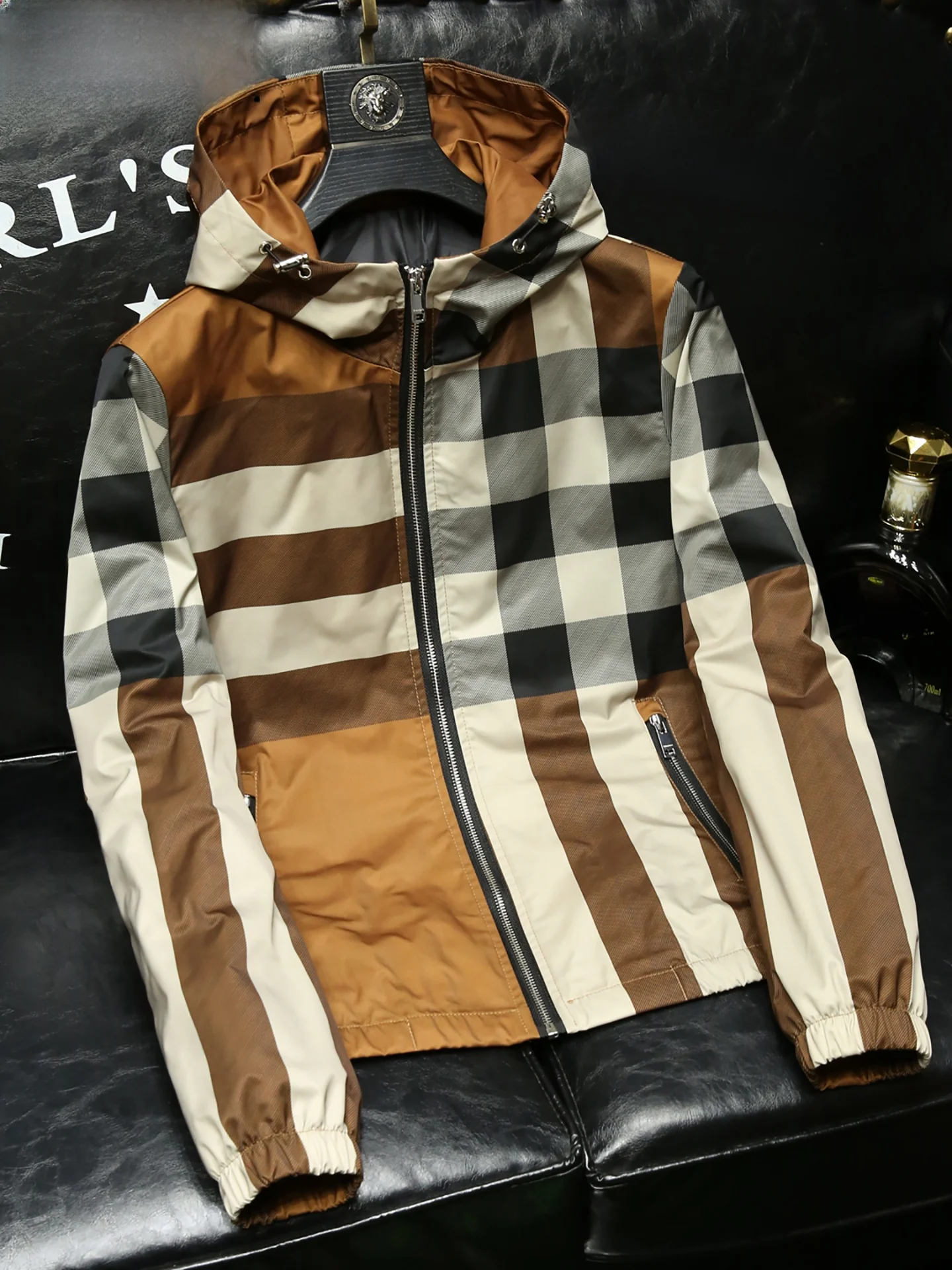 

Модная мужская куртка в клетку с капюшоном, приталенная, дышащая, повседневная, из полиэстера, с длинными рукавами, на молнии, молодежная, стильная