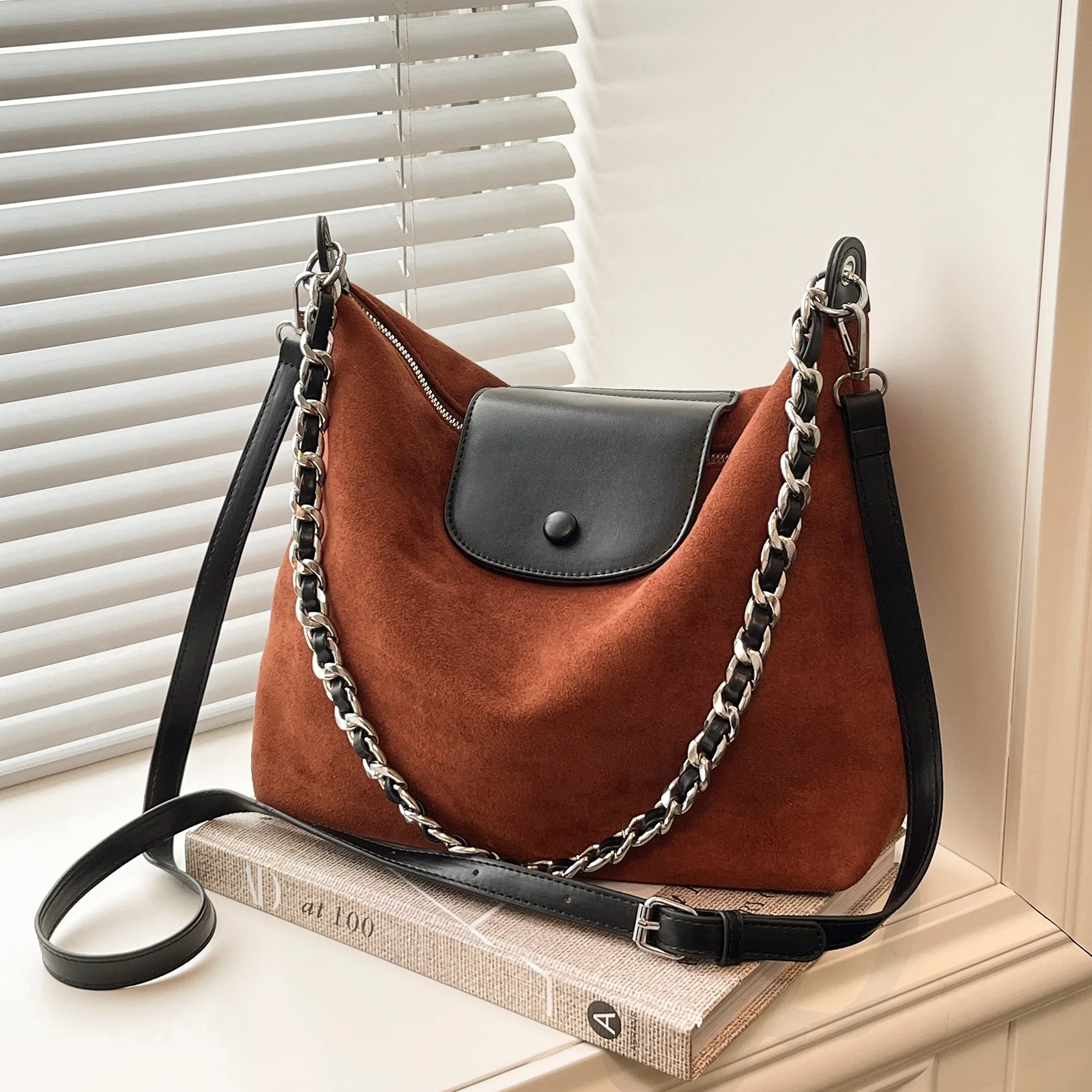

Vintage Faux Suede women Shoulder Bag Winter female handbag Large capacity Brand design chain ladies hobos messenger bag