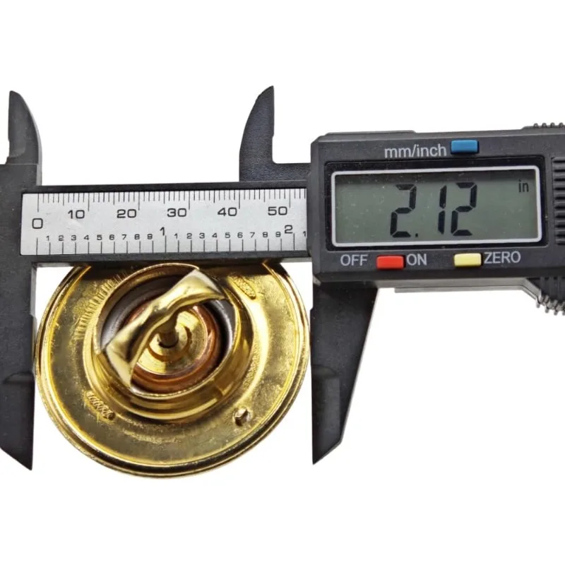 600-421-6120 600-421-6110 Für Komatsu 4D95L 3D95S 6D95 Thermostat PC100-5 PC120-5 PC200-5 PC220-5 Thermostat 82 ℃   Bagger