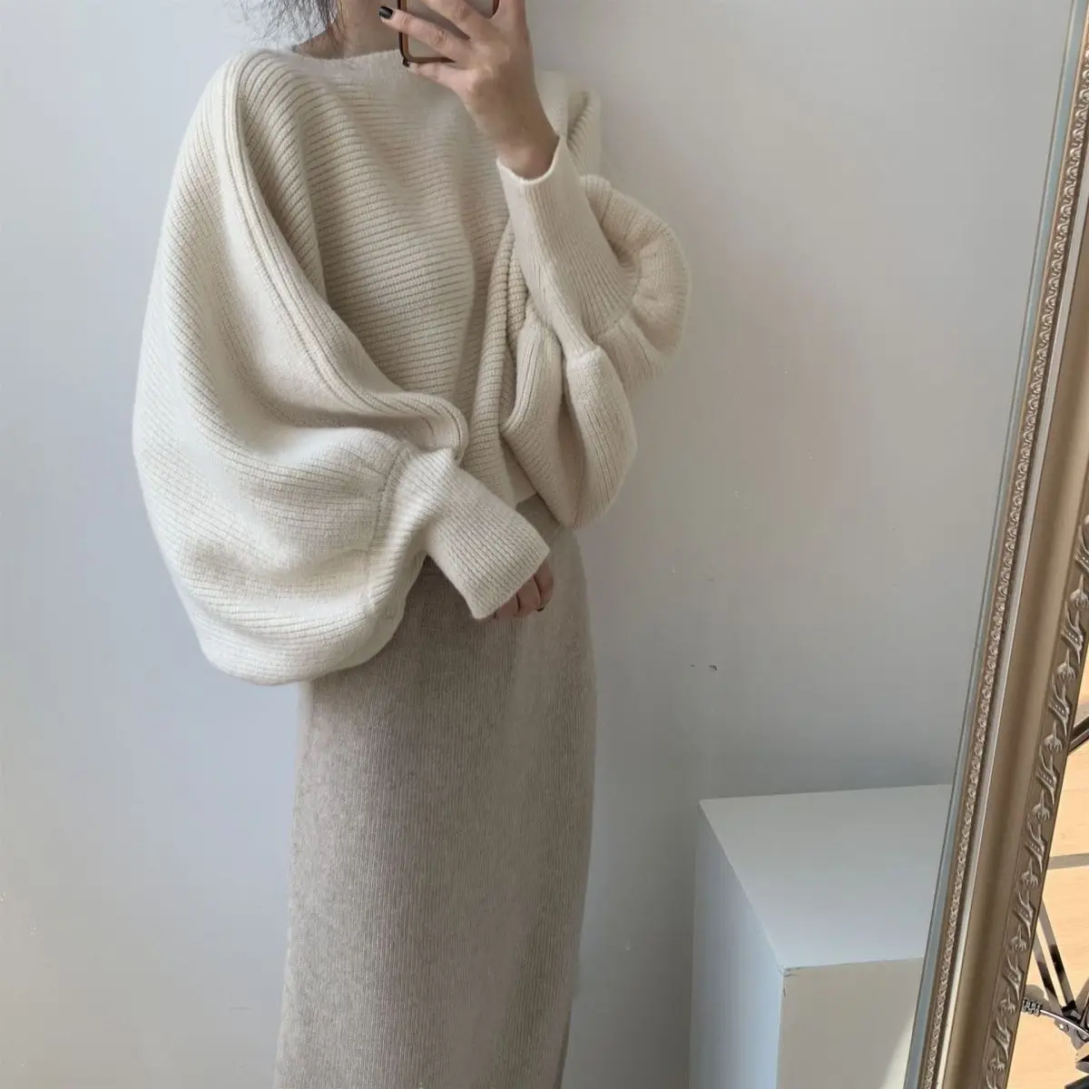 

Off-Shoulder Short Sweater for Women Autumn and Winter New Batwing Sleeve Lazy Style Unique Design Knitted Cardigan Top