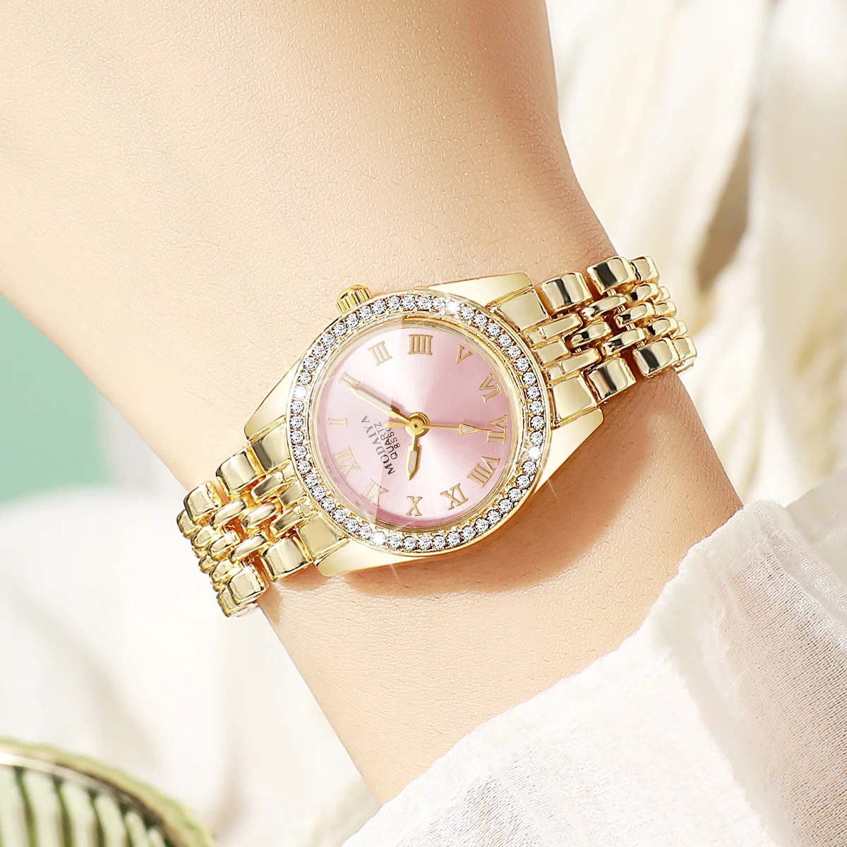 Elegant Rhinestone Pink Dial Women Quartz Watch Golden Bracelet Strap Ladies Dress Wristwatches Relogio Feminino（Without Box）