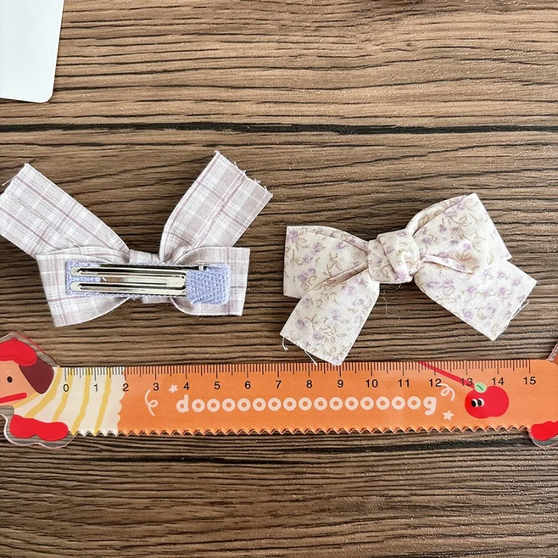 2 szt./zestaw Koreańskie słodkie spinki do włosów dla dzieci z kwiatowym motywem, materiałowa kokarda, wzór w kratę, wsuwka do włosów, antypoślizgowa spinka do grzywki, uniwersalna spinka do włosów