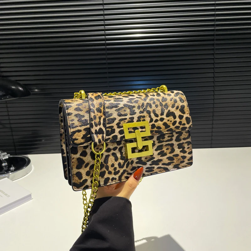 Leopard print Clutch Bag PU Leather Shoulder Side Bags for Women Chain Mobile Phone Purses Crossbody Bags Ladies Fashion Handbag