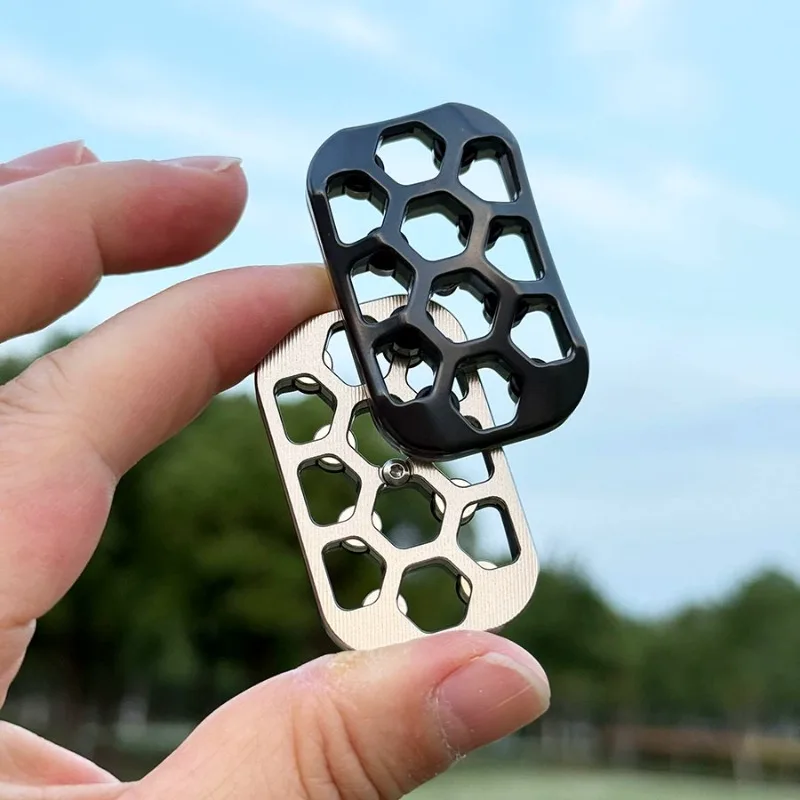 

Циркониевый сплав Жаба Skelly Hex Многоступенчатое бесконечное положение EDC Механическая металлическая карта на кончиках пальцев Декомпрессионная настольная игрушка