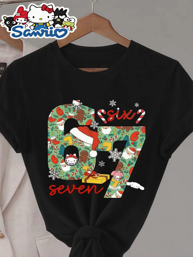 เสื้อยืดซานริโอ้คริสต์มาส 67 เสื้อยืดลายคริสต์มาส แต่งตัวเป็นลายคิตตี้แคท เสื้อยืดแขนสั้นคอกลมสำหรับผู้หญิง