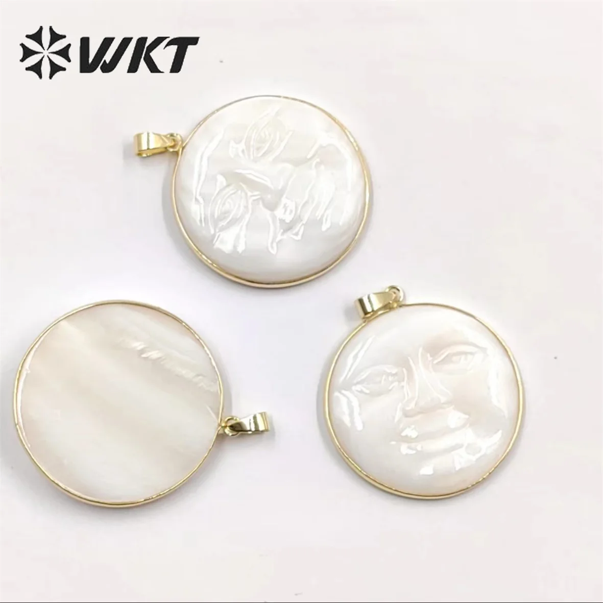 

WT-JP334 WKT 2022, натуральный белый корпус, элегантная круглая форма, высококачественный кулон для вечеринки, женский подарок, красивая позолоченная пластина