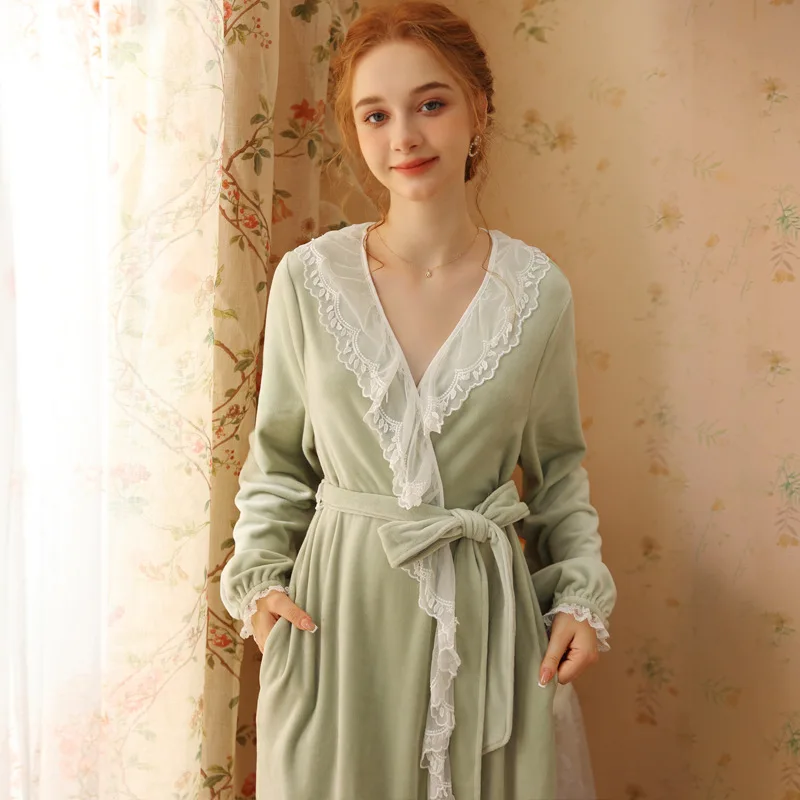 Autumn Winter Sexy Lace Trim Coral Velvet French Vintage Long Sleeve Robe Flannel Nightgown Bride Bridesmaid Morning Gown