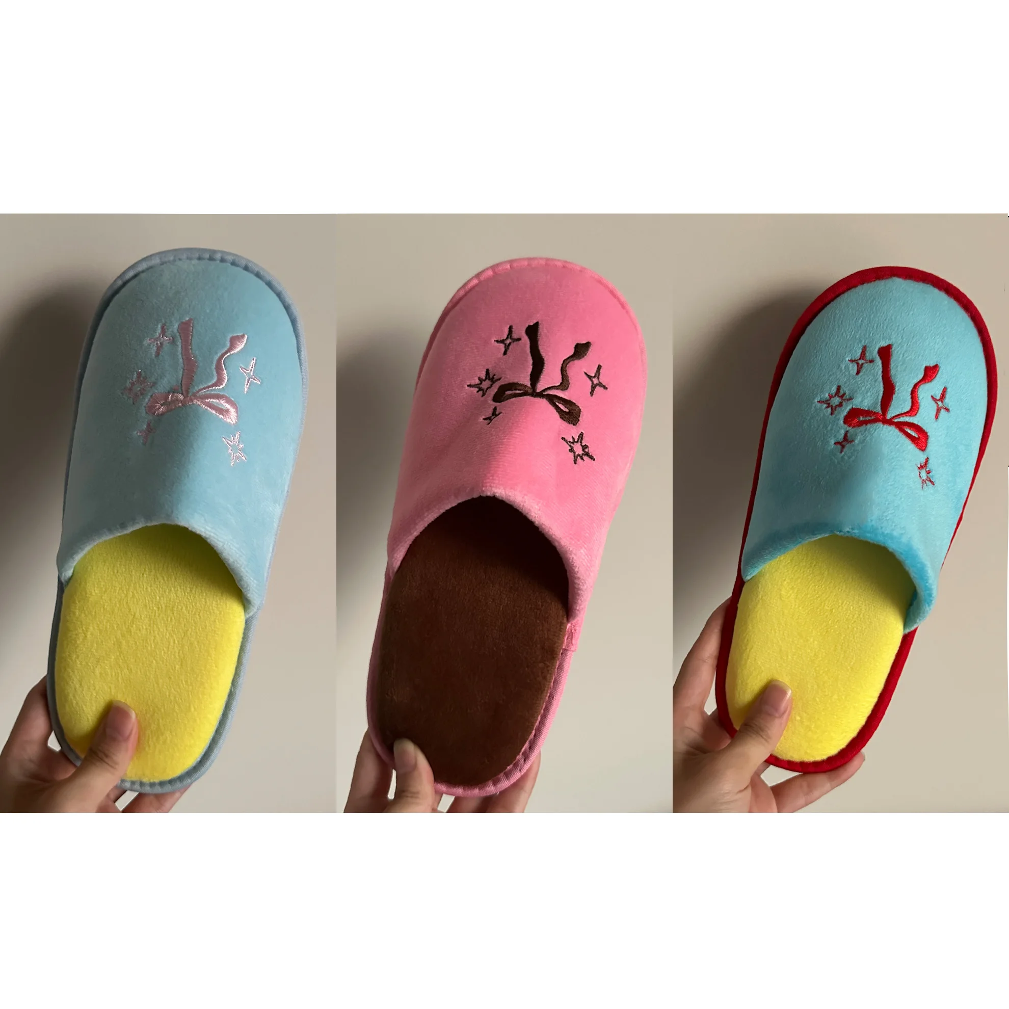 شباشب منزلية مطرزة بفيونكة فاخرة، خفيفة الوزن ومريحة للمنزل في الأماكن المغلقة، سهلة الارتداء، للاسترخاء لأفراد الأسرة