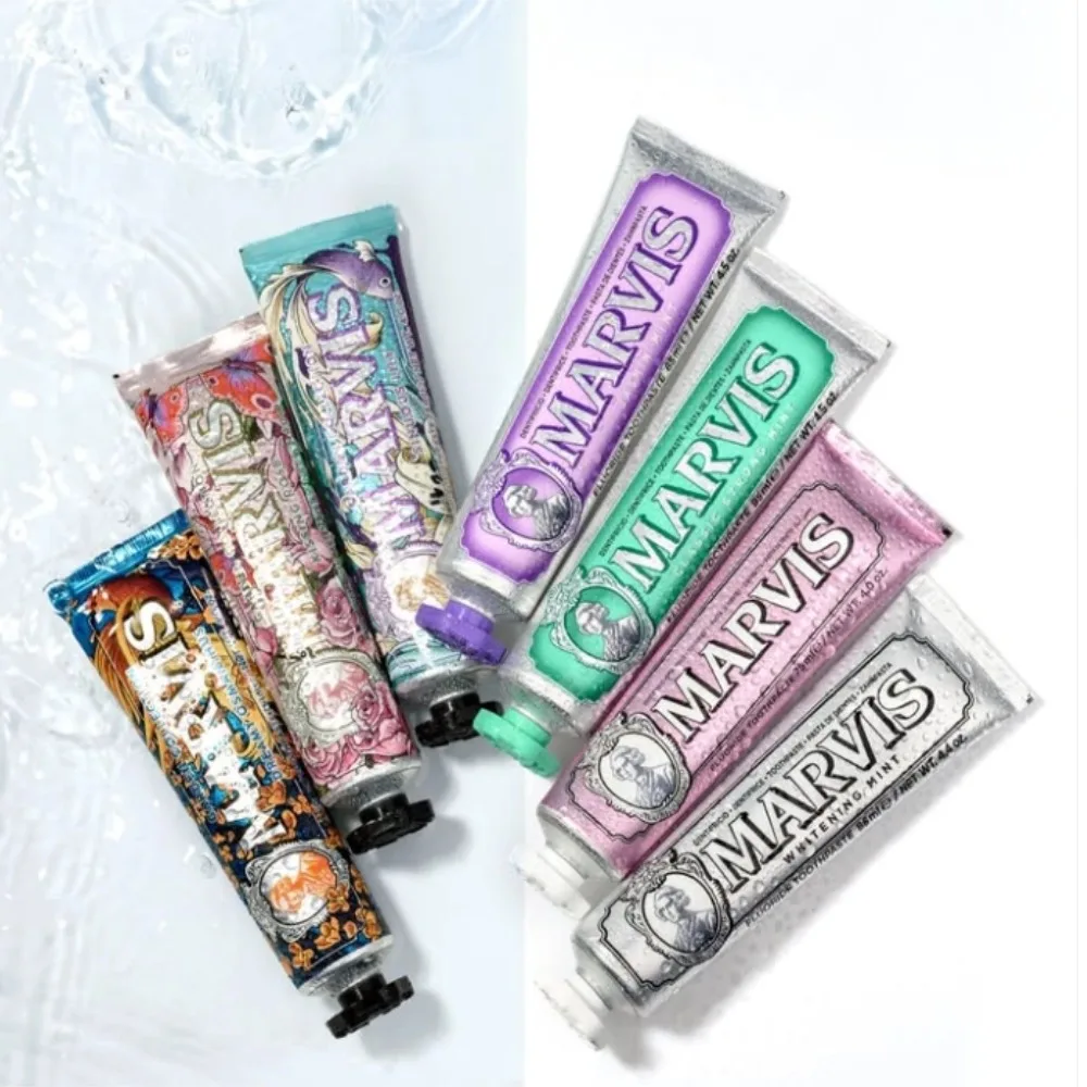 Italian Whitening Toothpaste Rich Mint Flavor Freshens Breath Deeply Cleans Tooth Enamel Removes Plaque Whitens Teeth