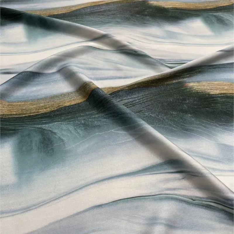 Novos produtos no início da primavera Camisa de vestido de tecido de seda com sarja impressa em cores renderizadas