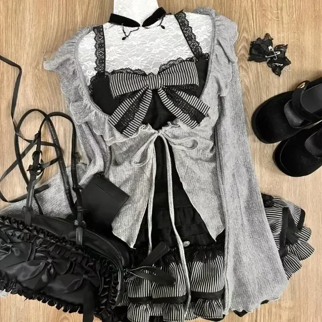 Sweet Lolita Frühherbst Dreiteiler-Set, Schnür-Cardigan mit Rüschen, Sexy Slim-Fit Trägerloses Oberteil, Hochgeschnittener Raffhalter-Rock