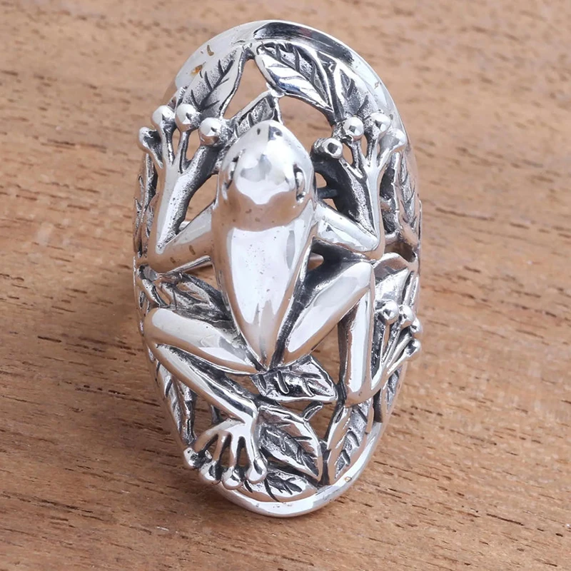 2024 Vintage Women Rings Anniversary Party Gift Creative Fashion Hollow Frog Pattern Rings for Women Jewelry Accessories