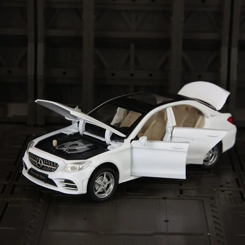 1:32 Mercedes Benz C260L modelo de coche de aleación, puertas y capó de motor, el maletero se puede abrir tiene funciones de sonido y iluminación simuladas