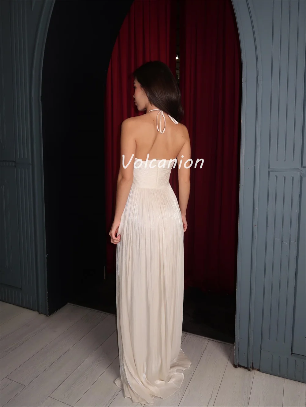 사용자 정의 크기 사용 가능 절묘한 Organza Draped Pleat 수제 꽃 스트레이트 홀터 롱 드레스 맞춤형 행사 드레스