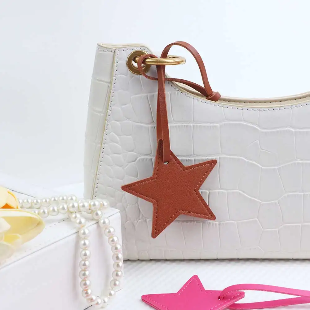 Personalisierter Namensanhänger: Kreativer Fünfzackiger Stern aus PU-Leder als Taschenanhänger, Schlüsselanhänger, Taschenzubehör – Detail 5