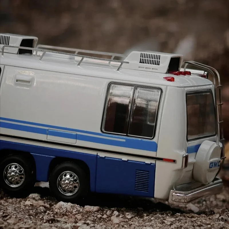 لون جديد APA XPO 1:64 GMC متنقل نموذج طويل الجسم الراتنج بواسطة MK المنمنمات 2025 معرض السيارات آسيا المحيط الهادئ هدية الكريسماس سيارات لعب