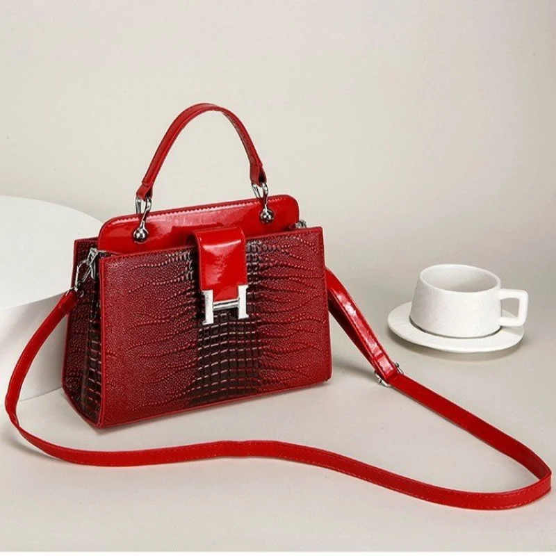 

Chic Designer Women's Tote Bag Genuine Leather Crossbody Handbag Elegant Shoulder Purse Stylish Messenger Bag Luxury Brand