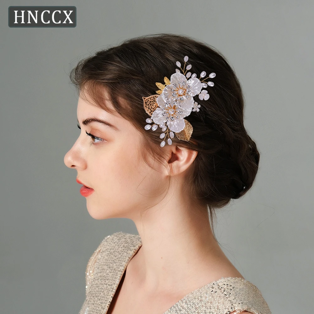 

YouLaPan Exquisite Shell Flower Multiple Hair Comb Clip Paired With Golden Leaf Brides Wedding Banquets Hair Accessories HP269