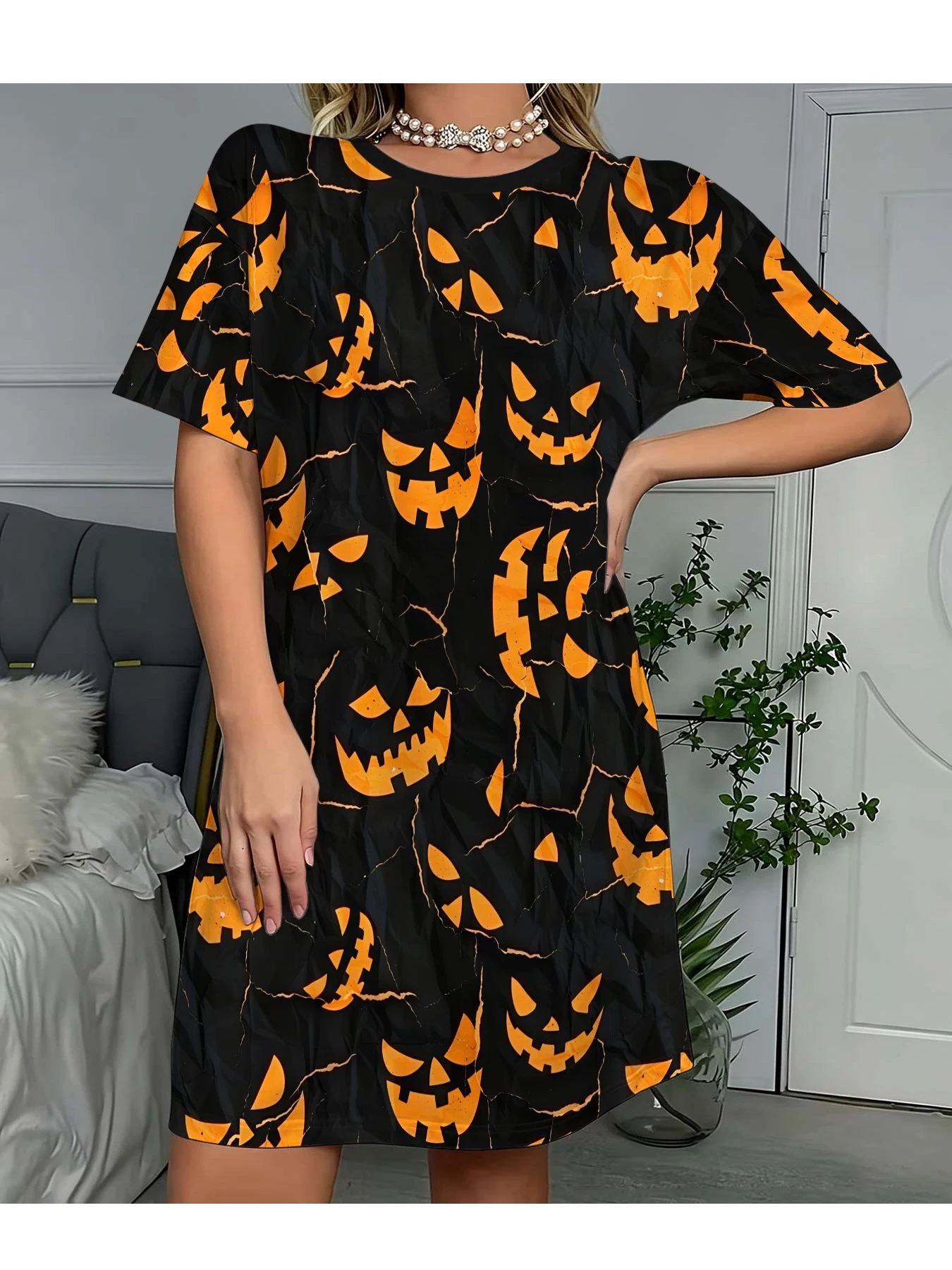 Women's Round Neck Short-Sleeved Dress with Black Base and Distressed Orange Pumpkin Lantern Ghost Face Halloween All-Over Print Casual Dress