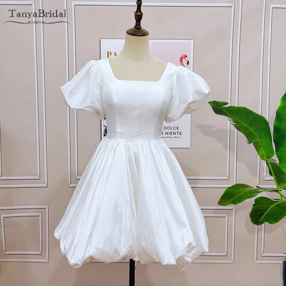 푹신한 스커트 짧은/미니 웨딩 드레스 분리 가능한 활 기차 세련된 DW761와 짧은 소매 사랑스러운 신부 가운