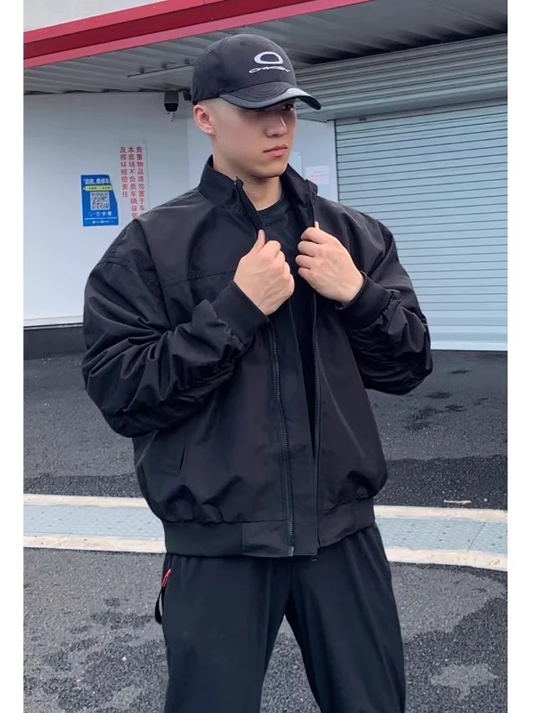 

Мужская черная куртка-пилот Cleanfit, укороченная, с воротником-стойкой, осенняя, в стиле панк, ветрозащитная, на молнии, без капюшона, молодежная мода