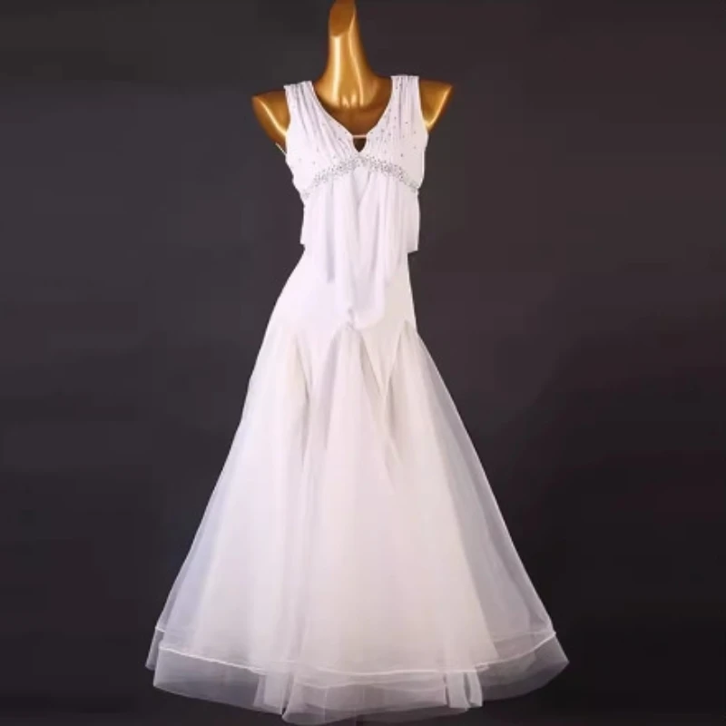 Weißes, modernes, professionelles chinesisches Gesellschaftstanzkleid mit großem Swing-Rock und österreichischem Imitat-Diamant für Aufführungen und Wettbewerbe