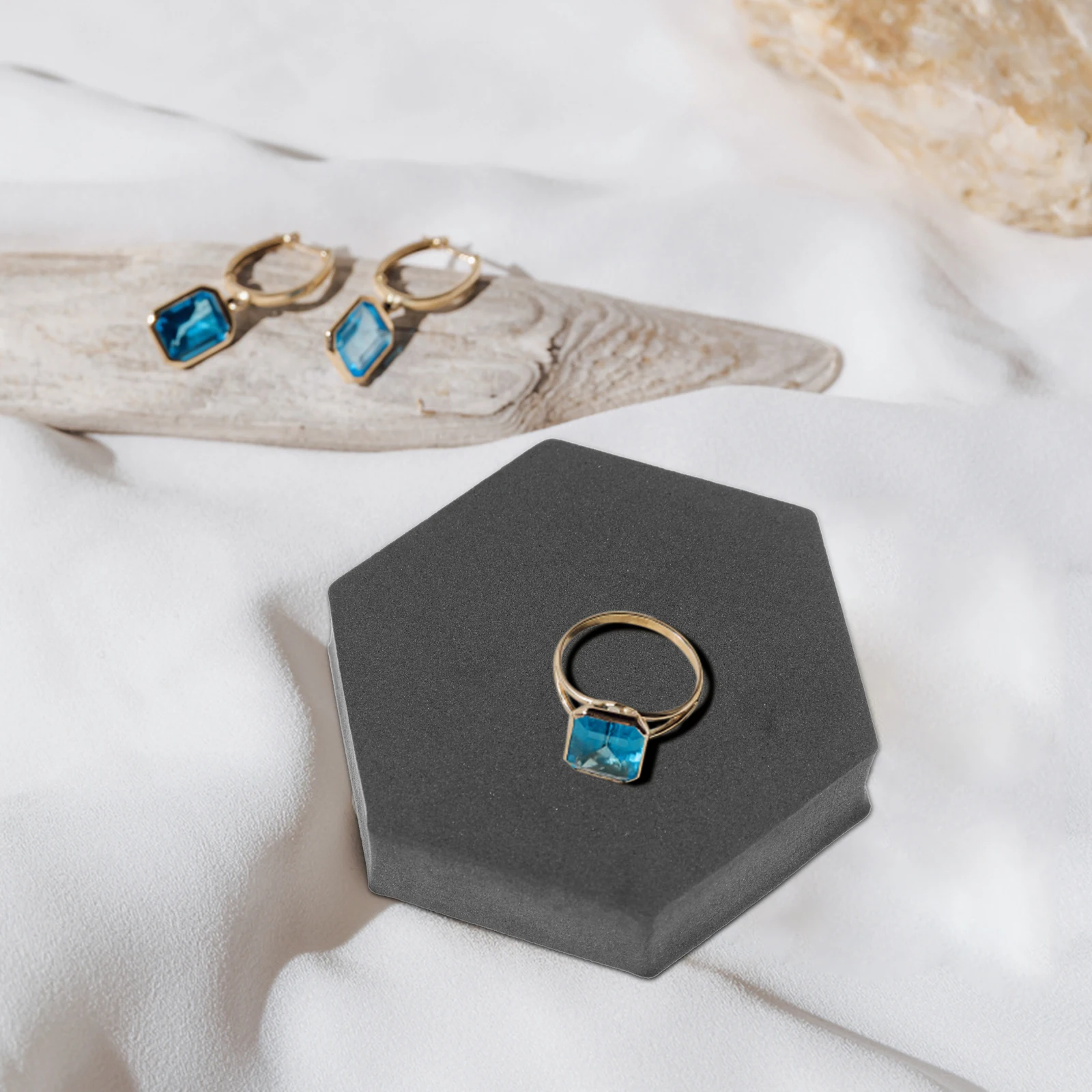 

4pcs Cube Photo Props 5x5x5 10x10x4 Rectangular 10x3 Cylinder 9x2 Hexagon Shooting Accessories for Product Makeup