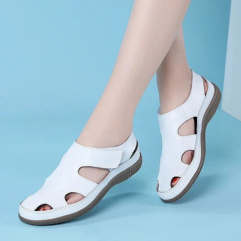 Sandales d\'été en cuir véritable pour femmes, confortables, rondes, creuses, à semelle souple