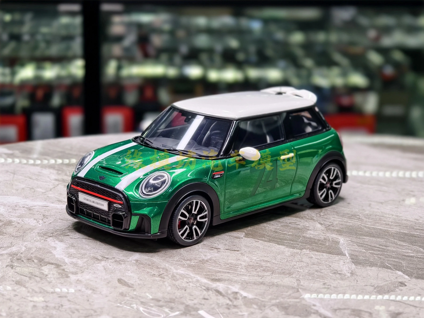 

OTTO 1:18 COOPER F56 JCW BRITISH RACING IV 2021, имитация ограниченной серии, металлическая статическая модель автомобиля из смолы, игрушка в подарок