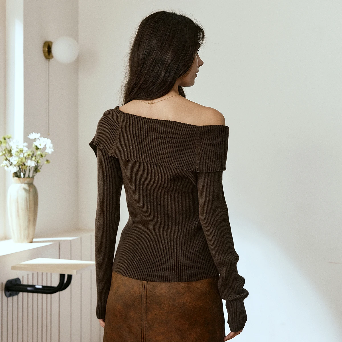 OLrain مائل الرقبة سترة المرأة 2025 الخريف أنيقة طويلة الأكمام البلوز غير المتكافئة زر امرأة تصميم تريكو O57QZ000936 #6