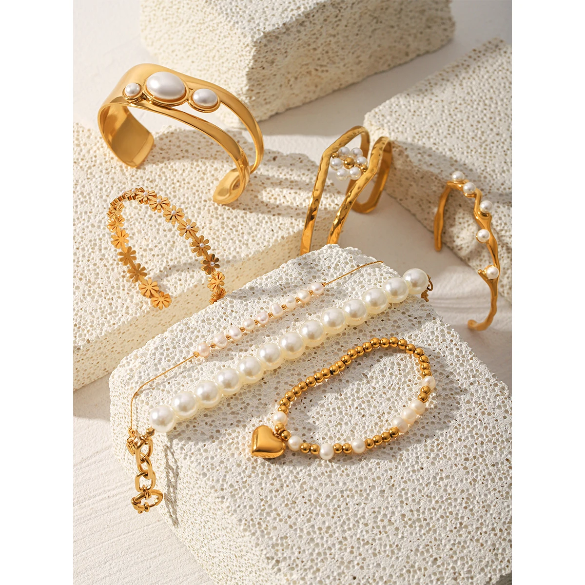 

Boho Minimalist Pearl Bracelet Bangle Set For Women's Gold PVD Plated Stainless Steel Waterproof Tarnish Resistant Jewelry