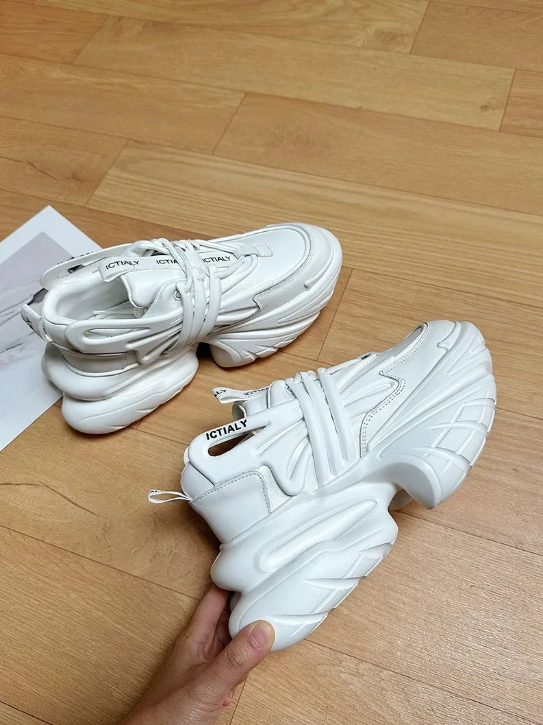 10 12 14 سنتيمتر النساء أحذية رياضية مكتنزة عادية الأبيض الداخلية عالية الكعب أبي أحذية فاخرة مصمم العلامة التجارية منصة الموضة ربيع 2025