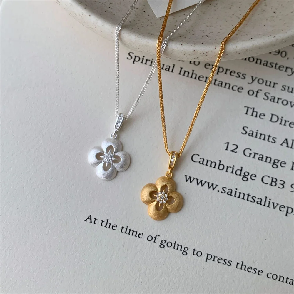 

Ожерелье из стерлингового серебра 925 пробы в корейском стиле для женщин, изящный цветочный кулон, минималистичная нишевая универсальная цепочка на ключицу премиум-класса