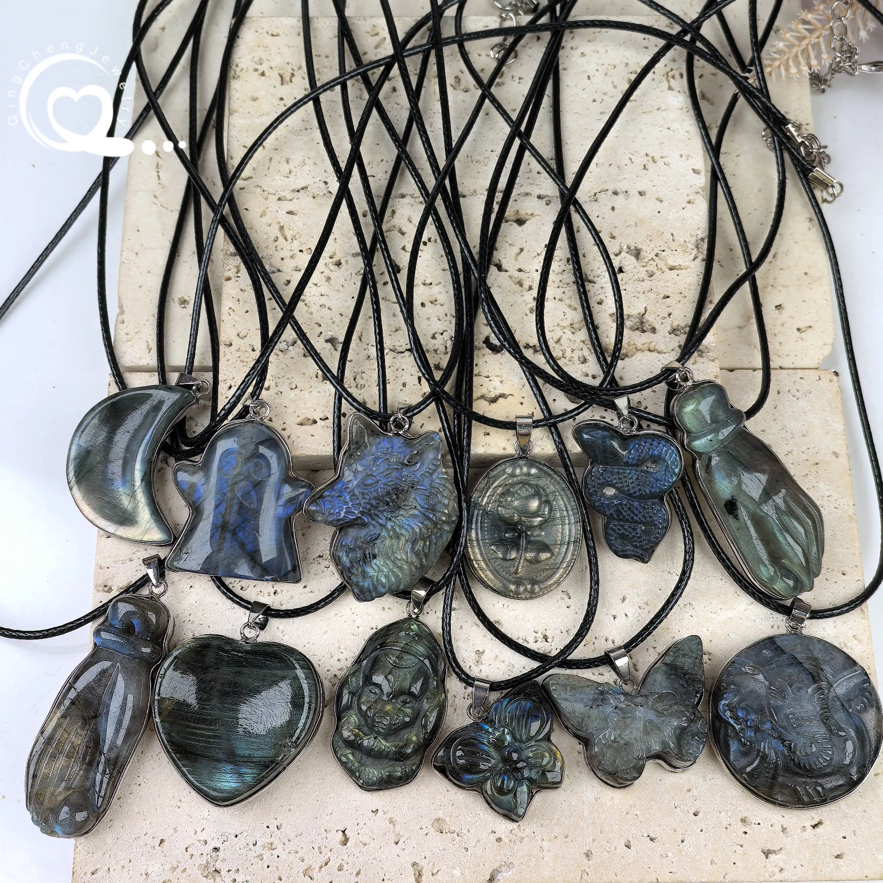 Flashy Labradorite Pendants Chains Carved Wofl Elephant Snake Moon Heart Bytterfly Ghost Charms Necklace Jewelry Gifts QC3417