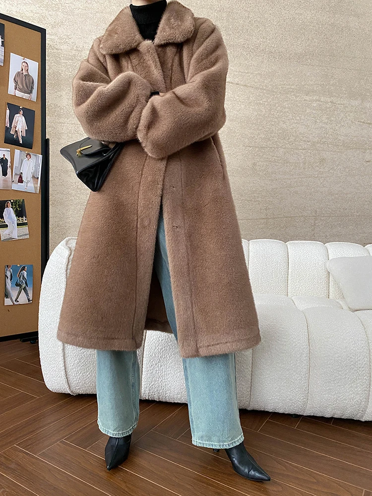 [EAM] Coffee Thick Warm Pocket Long Faux Fur Jacket New Lapel Long Sleeve Women Coat Fashion Tide Autumn Winter 2024 1DH7887