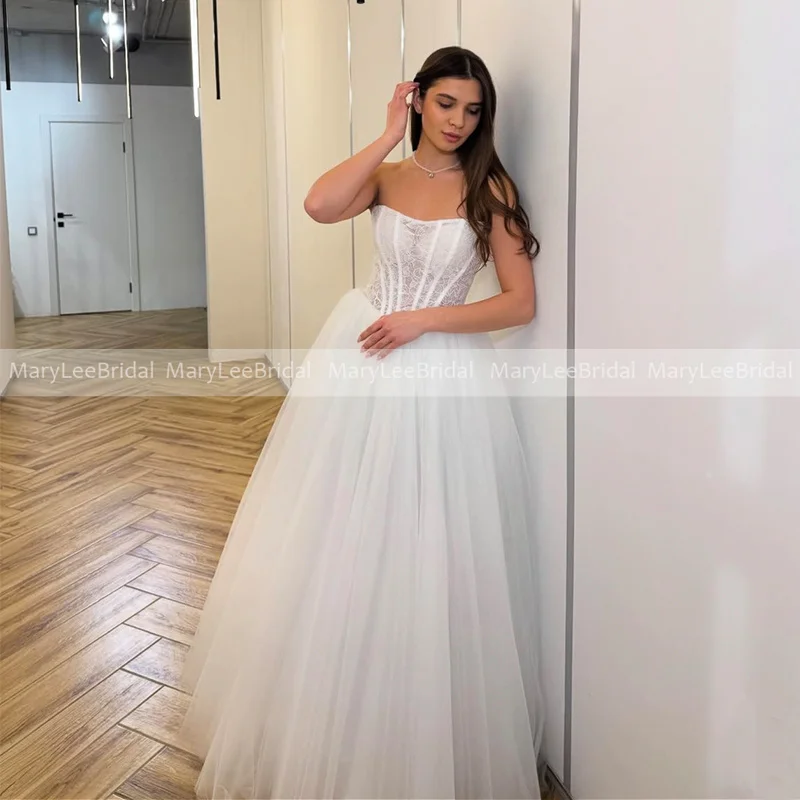 Customized Strapless Lace Wedding Dress 2026 New Arrival Tulle Ball Gown for Bride Floor Length Ivory Bridal Gowns Suknie ślubn