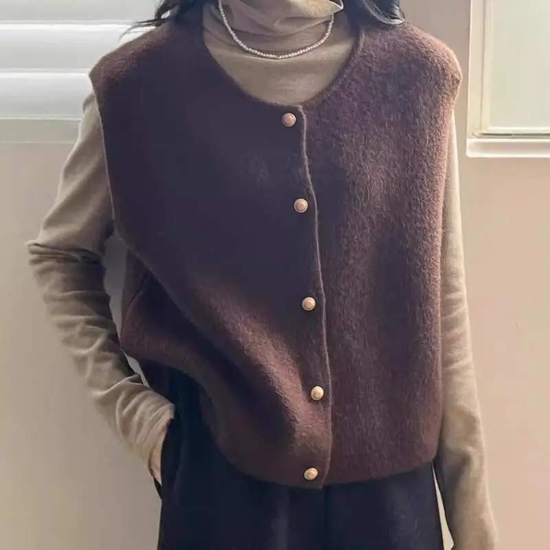 

Korean Fashion Short Knitted Vest Women's New Style Autumn and Winter Versatile Loose Inner Shoulder Stacked Sleeveless Vest