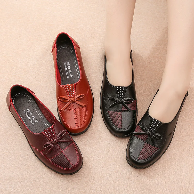 2022 Mother's Shoes Women Fashion Single Shoes Middle Aged New Flat Leather Shoes Spring and Autumn Slip on Women Shoes