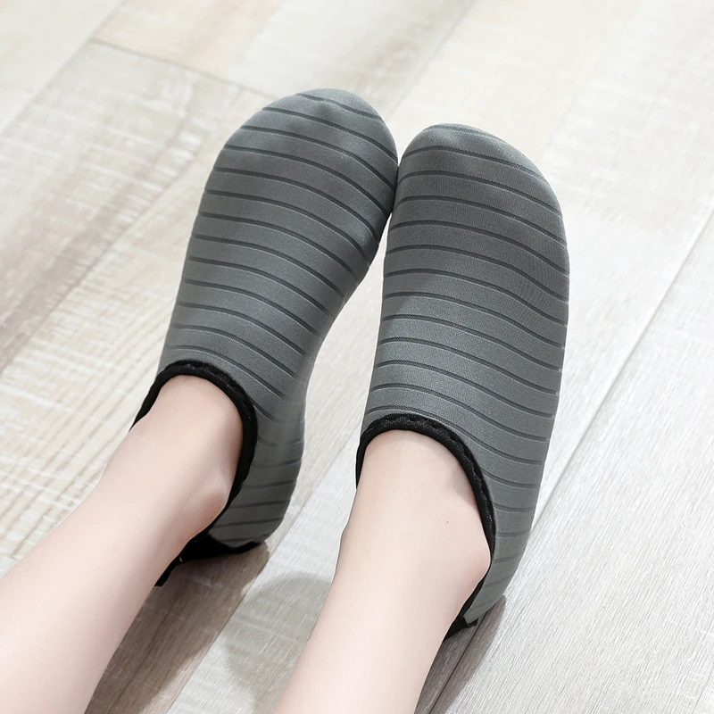 Fitness Shoes Women's Indoor Home Soft Bottom Lightweight Anti-slip Dance Yoga Training Shoes Men's Casual Breathable Slip-On...