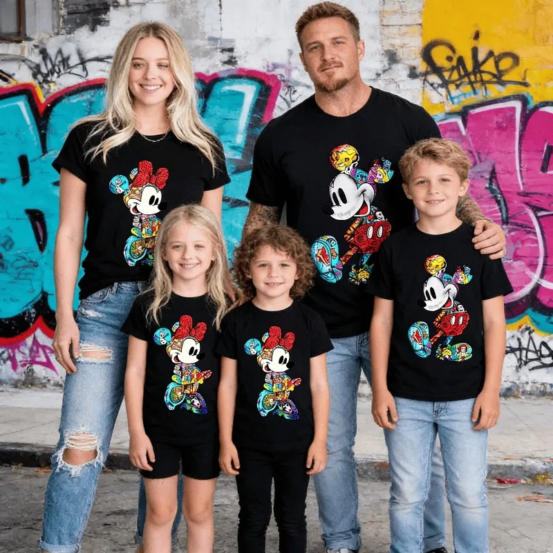 Couple Mickey Mouse…