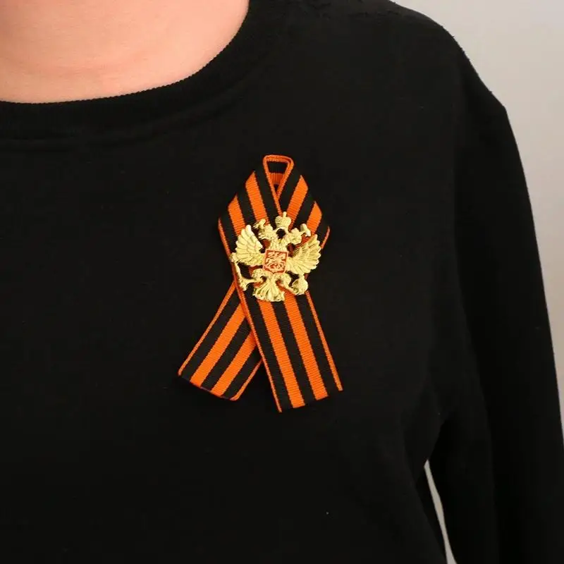 Ribbon Soviet Union Russian Flag Victory Day Medal Badge: Retro Souvenir Badges Metal Pins