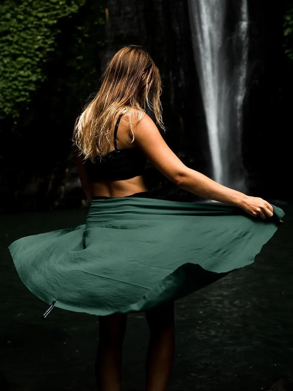 MATADOR NanoDry Forest Green Towel - Portable Quick-Drying Shower Bathrobe for Home Bathroom & Outdoor Travel, Foldable Towel