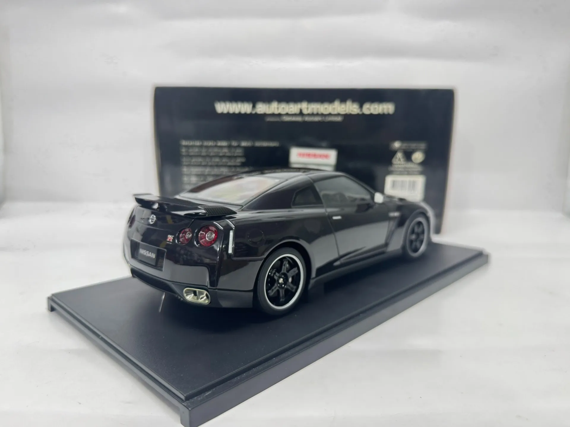 Autoart 1:18 R35 SpecV Black JDM Simulation Limited Edition All Open Alloy Metal Static Car Model Toy Gift
