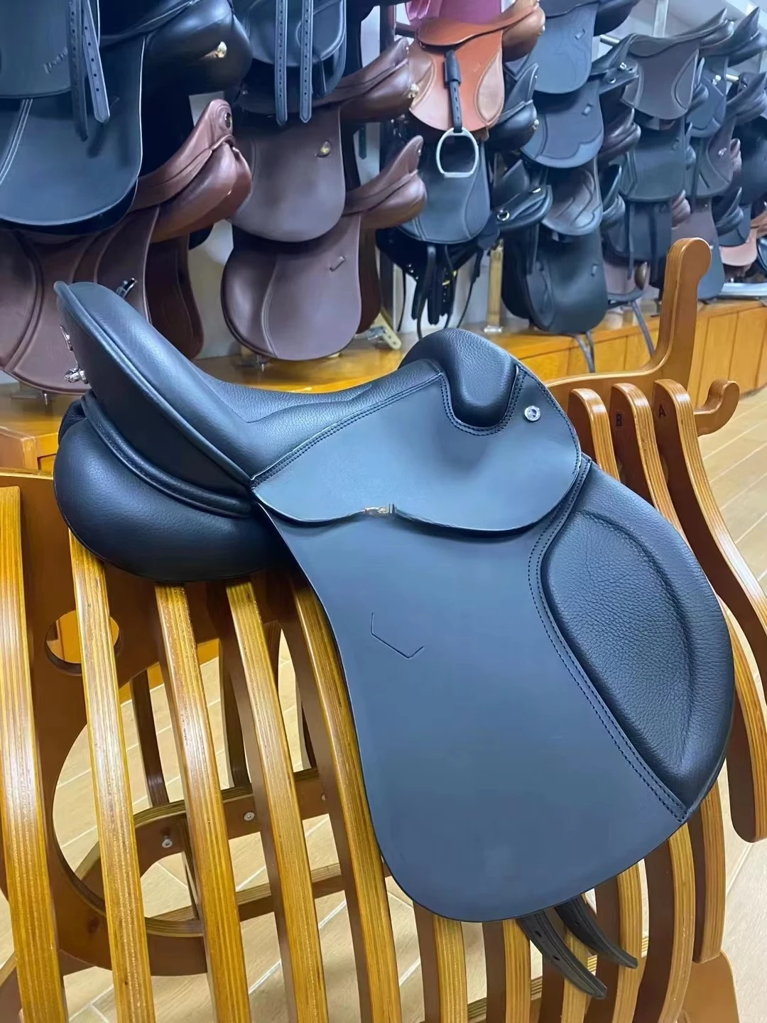 Australian Racing Horse Saddle Premium Leather Riding Equipment for Carriage Horse Riding